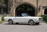 Desetimiliontý vyrobený Mustang před Edsel & Eleanor Ford House