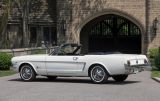 Desetimiliontý vyrobený Mustang před Edsel & Eleanor Ford House