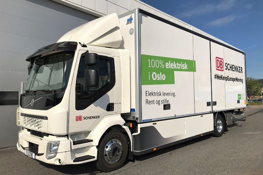 DB Schenker v Oslu kompletně přechází na elektrická nákladní vozidla Volvo FL Electric