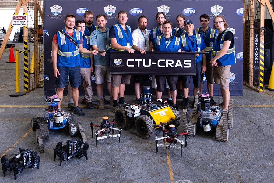 Výzkumníci z Fakulty elektrotechnické ČVUT získali 1,5 milionu dolarů od americké agentury DARPA na další vývoj autonomních robotů
