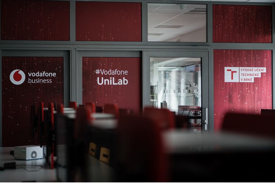 #VodafoneUniLab: V laboratoři 5G sítí na VUT bude možné snadno otestovat zařízení třeba pro chytré domácnosti