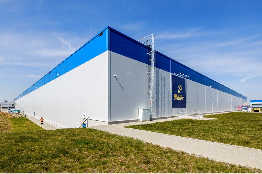 Tchibo obsadí druhou největší průmyslovou halu v České republice