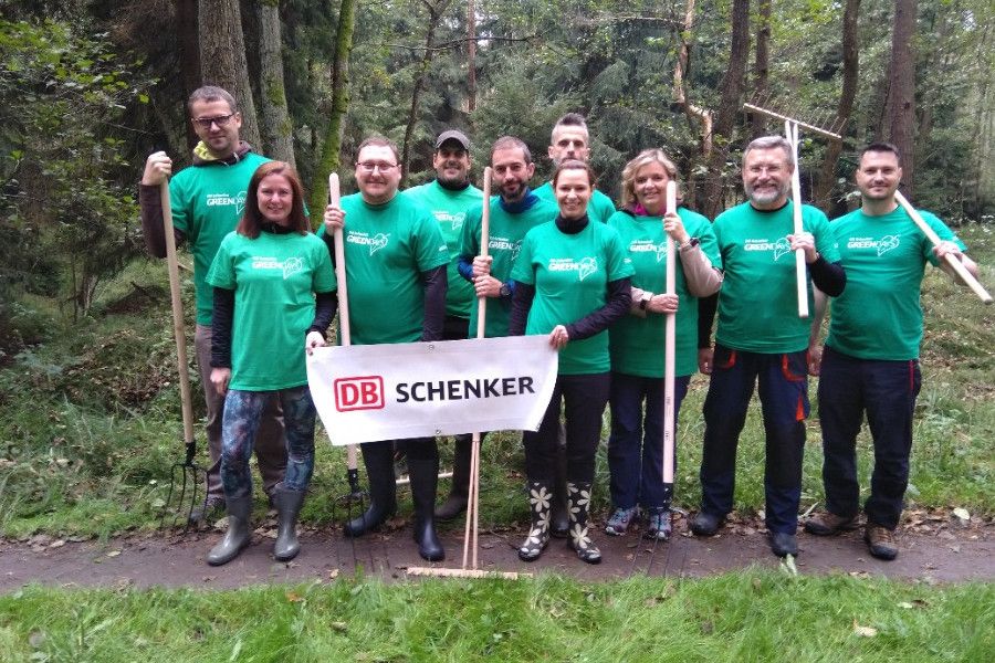 Zaměstnanci DB Schenker se aktivně zapojují do ochrany přírody ve středních Čechách