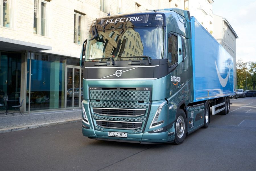 Volvo dodá Amazonu 20 modelů těžkých elektrických nákladních vozidel