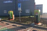 ČEZ zahušťuje síť veřejných rychlodobíjecích stanic pro elektromobily, cestu napříč zemí usnadní dobíječky v Olomouci