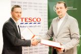 Tesco uzavřelo s Českou federací potravinových bank memorandum o vzájemné spolupráci