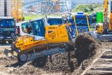 Plnou parou vpřed s buldozerem Liebherr PR 726 s řízením Trimble