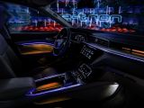 Oáza klidu: Prototyp Audi e-tron sám na „velké scéně“