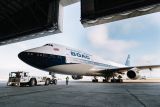 V Londýně Heathrow přistál Boeing 747 v historickém designu British Airways