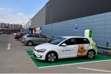 MONETA Money Bank otevřela první veřejnou nabíjecí stanici pro elektromobily