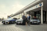 Deset luxusních plug-in hybridních limuzín BMW 745Le xDrive pro Policii ČR