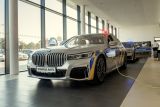 Deset luxusních plug-in hybridních limuzín BMW 745Le xDrive pro Policii ČR