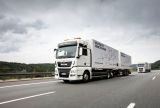 db-schenker-a-man-platooning-2