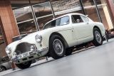 Jedna z největších automobilových sbírek Engine Classic Cars Gallery otevřená pro veřejnost