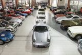 Jedna z největších automobilových sbírek Engine Classic Cars Gallery otevřená pro veřejnost