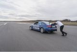 Nokian Tyres přispěla k dosažení světového rekordu: Při tlačení vozidla je klíčová souhra dovedností