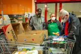 Česká solidarita v praxi: Letošní Sbírka vynesla 440 tun zboží pro potřebné