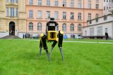 Čtyřnohý robot SPOT posílil tým robotiků Fakulty elektrotechnické ČVUT