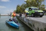 DoDo doručuje objednávky jachtařům pomocí elektrických vodních skútrů