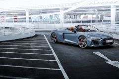 Potěšení z puristické jízdy umocněné ještě vyšším výkonem: Audi R8 V10 performance RWD