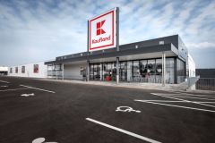 Kaufland a Lidl plánují od ledna 2022 využívat 100 % energie z obnovitelných zdrojů