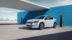 100% elektrický Peugeot e-208: nový elektromotor, vyšší účinnost a dojezd až 400 kilometrů